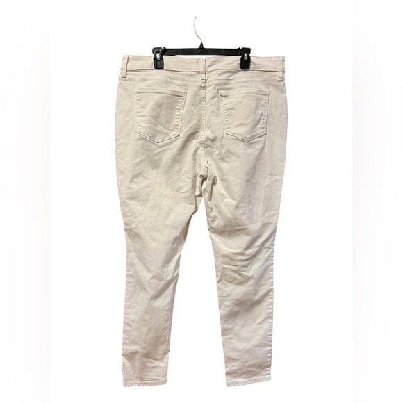 St. John’s Bay White Skinny Leg Jeans – Size 18 - Picture 3 of 5